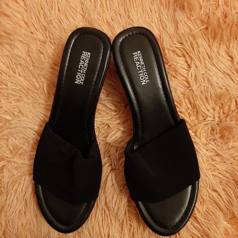 Kenneth Cole ladies slip on